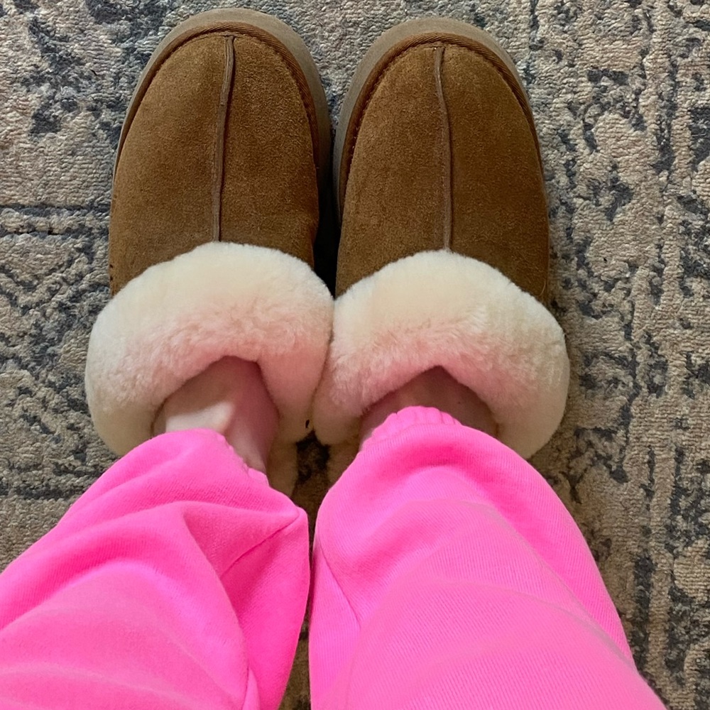 UGG platform slip ons (chestnut brown)